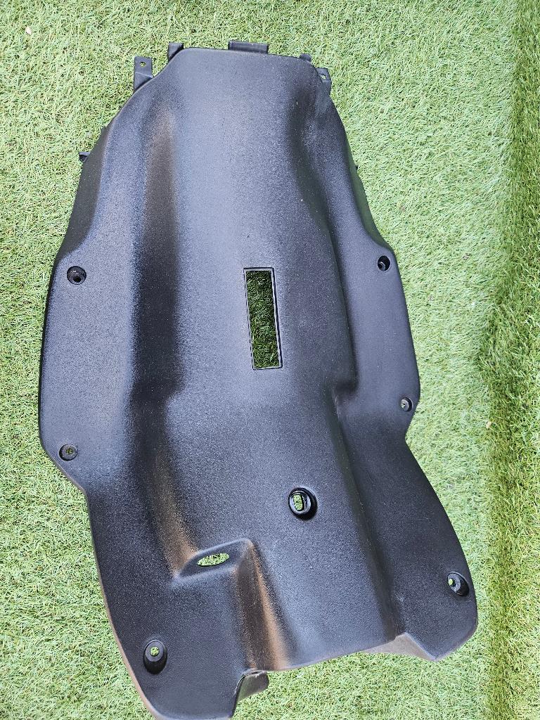 Beenschild kap origineel Keeway Fact F act CPI Oliver sport, Ophalen of Verzenden, Zo goed als nieuw, Keeway, Breien