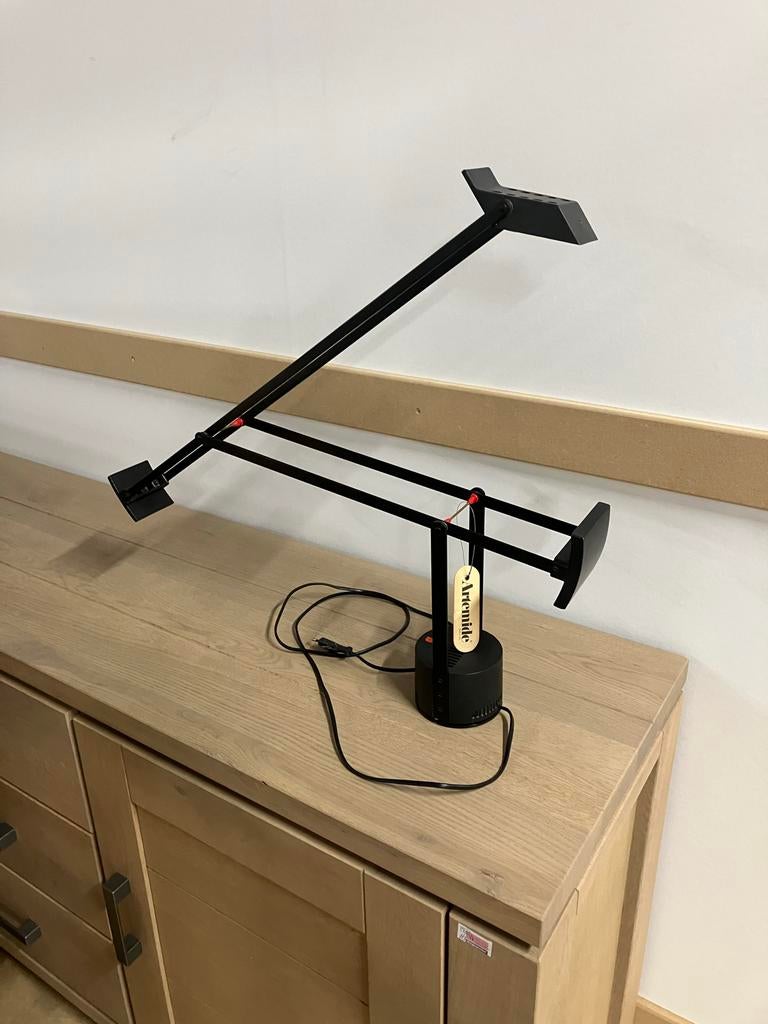 Artemide Tizio bureaulamp - Designicoon, Ophalen, Zo goed als nieuw, Metaal, Minder dan 50 cm