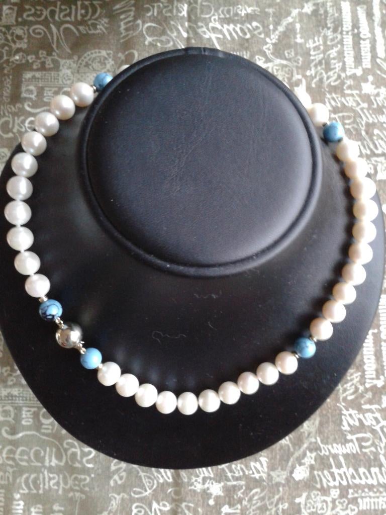 collier:9mm parels wit,5x turkoois,14 krt gg ballen+balslot, Wit, Nieuw, Ophalen of Verzenden, Met edelsteen