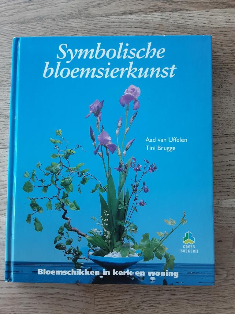 Symbolische bloemsierkunst, Boeken, Tiny brugge en aad van uffelen, Ophalen of Verzenden, Zo goed als nieuw, Overige onderwerpen