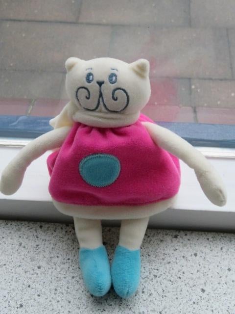 Poes of poesje met roze jurk en blauwe voetjes, Ophalen of Verzenden, Zo goed als nieuw