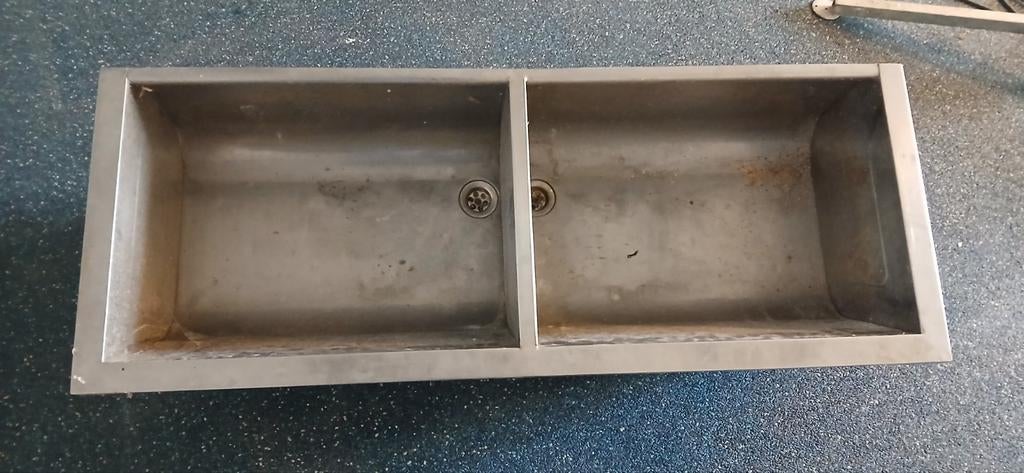 Rvs wasbak werkplaats, Ophalen