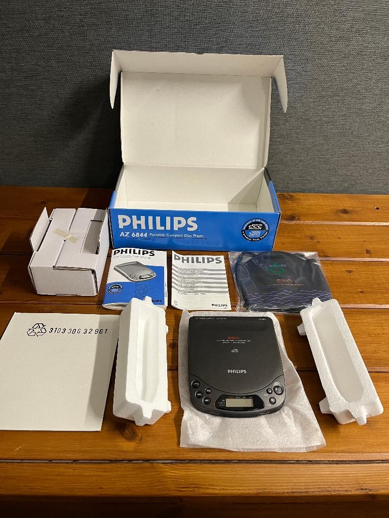 NOS !! Nieuwe Philips AZ6844 discman Incl. adapter + oortjes, Audio, Tv en Foto, Walkmans, Discmans en Minidiscspelers, Ophalen of Verzenden