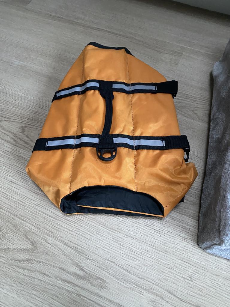 Diverse hondenspullen - zwemvest, tas, trap en bench, Ophalen, Zo goed als nieuw