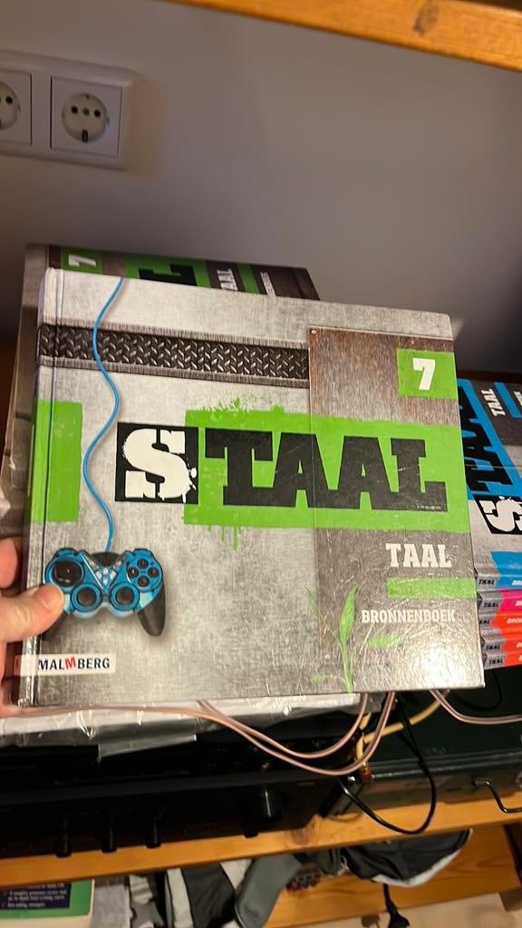Staal taal bronnenboek groep 7 zo goed als nieuw, Ophalen of Verzenden, Zo goed als nieuw, Overige niveaus, Nederlands