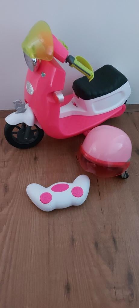 Babyborn Scooter met Afstandsbediening + Helm, Ophalen, Gebruikt, Meisje