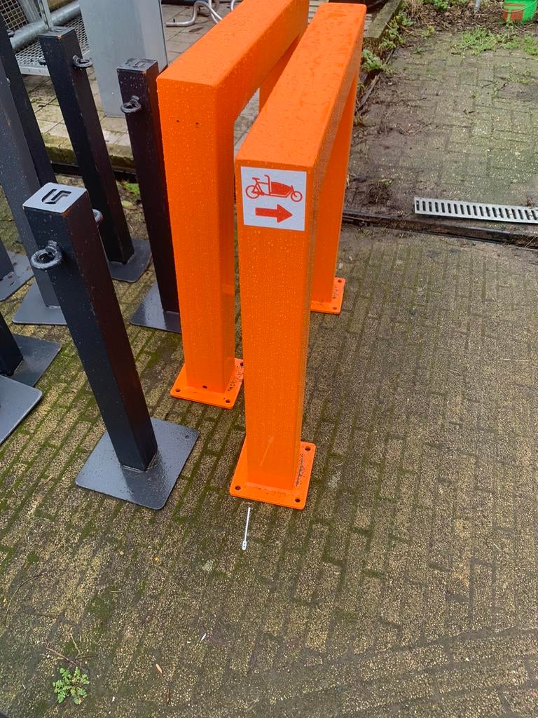 Fietsen afzet palen, Ophalen of Verzenden, Zo goed als nieuw