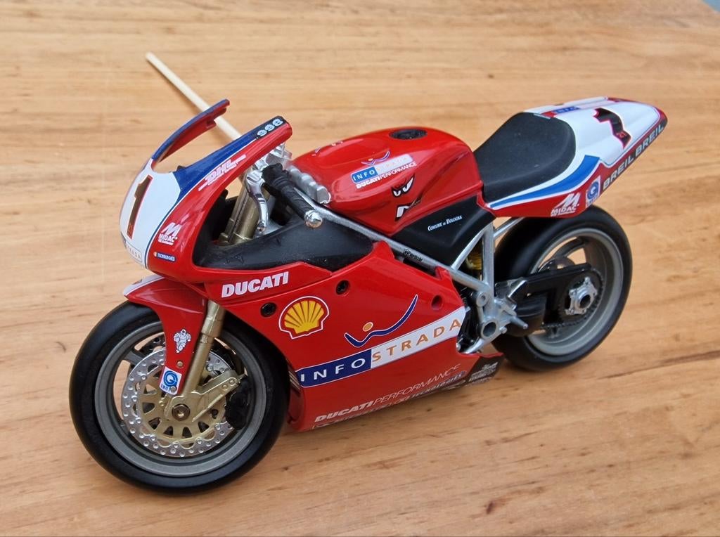 Ducati 998 Strada Schaalmodel - Collectors Item, Hobby en Vrije tijd, Modelauto's | 1:18, Ophalen of Verzenden, Zo goed als nieuw