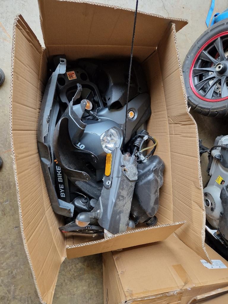 ONDERDELEN: rieju bye bike one onderdelen , wiel , rem kap, Ophalen, Gebruikt, Overige typen, Overige merken