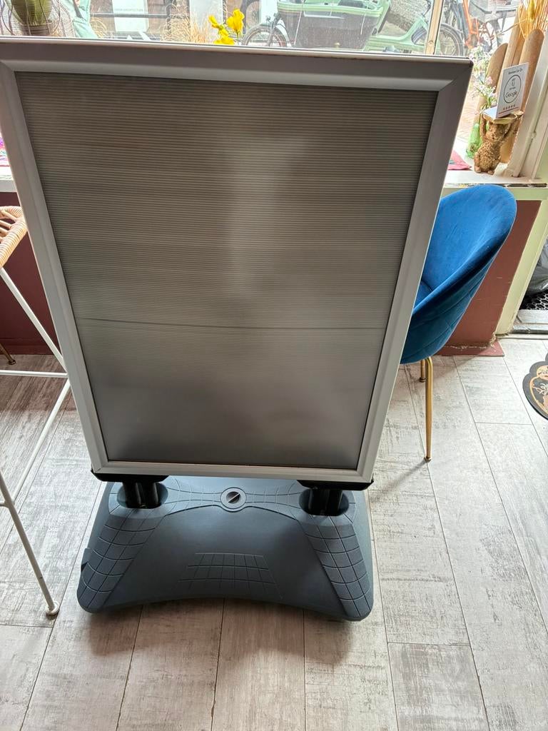 Stoepbord    Waterdicht (Geschikt A1 maat poster ), Ophalen, Zo goed als nieuw, Magneetbord