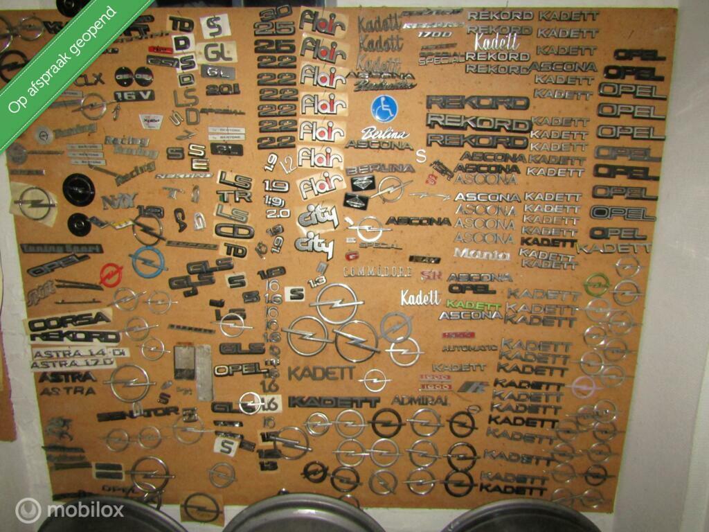 Opel emblemen 200x 1960 t/m 1995  zie foto, Gebruikt, Ophalen of Verzenden