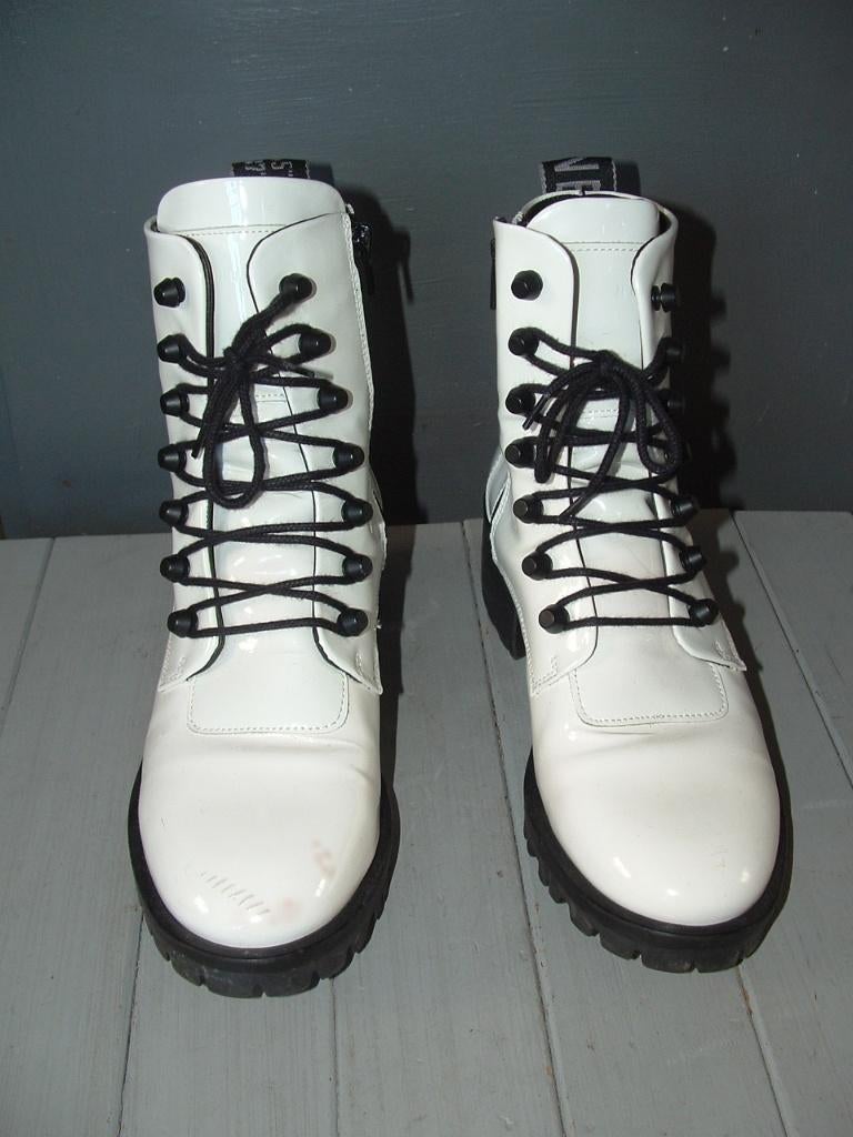 Nubbik NBKK wit lakleer Djuna Cone veterschoen boots maat 38, Djuna Cone, Wit, Overige typen, Ophalen of Verzenden