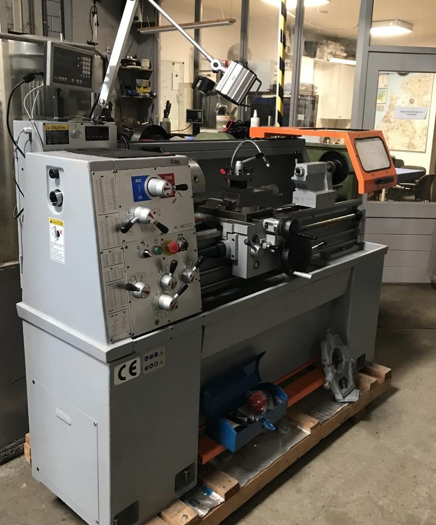 Draaibank, Huvema, 360x1000 mm, variabel toerental, 400 volt, Ophalen, Nieuw, Metaaldraaibank, 500 tot 1000 mm