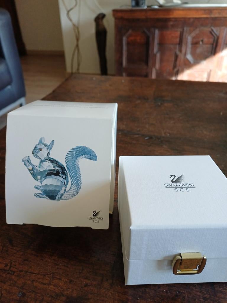 Swarovski. De eekhoorn. Jaaruitgave 1997., Ophalen of Verzenden, Zo goed als nieuw, Figuurtje