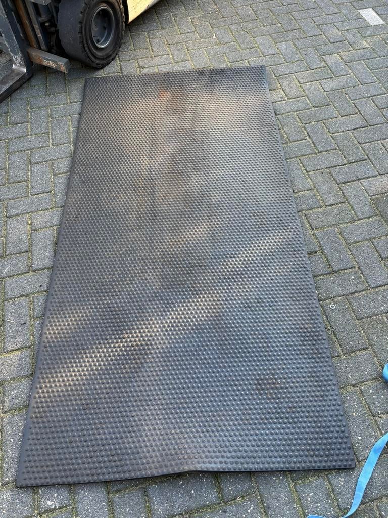 Vol rubberen mat 1 m x 2 m x 1 cm, Ophalen, Gebruikt, Mat, Vol rubber