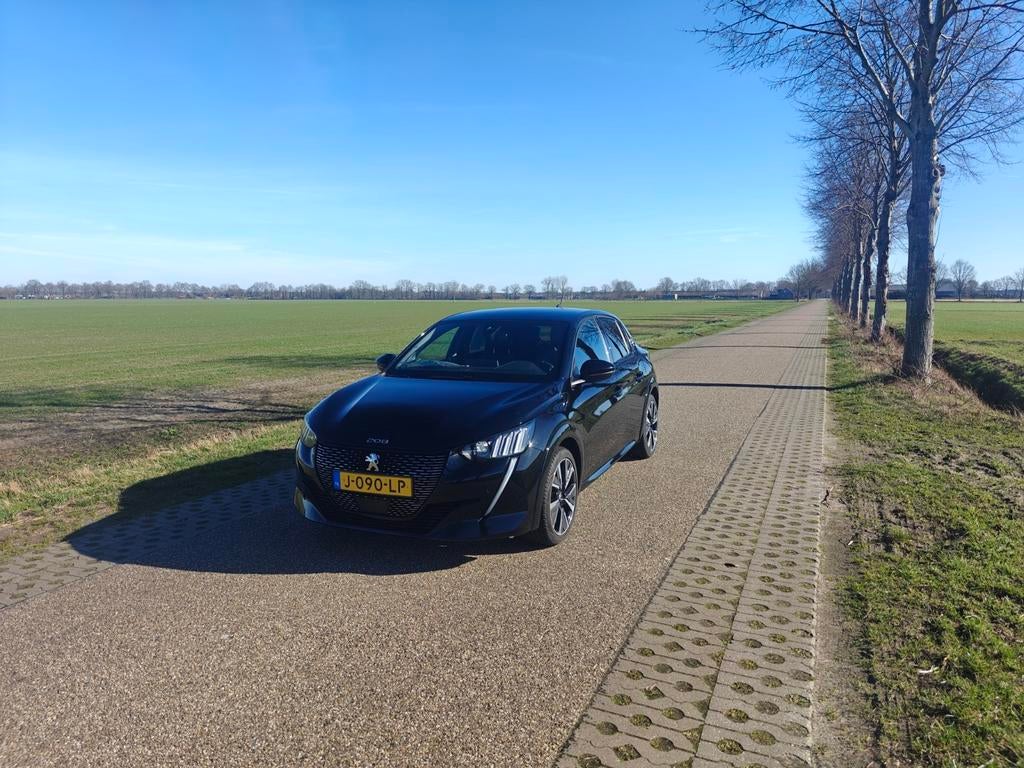 Peugeot 208 1.2 Puretech 100pk 2020 Zwart, Voorwielaandrijving, Zwart, Parkeersensor, Origineel Nederlands