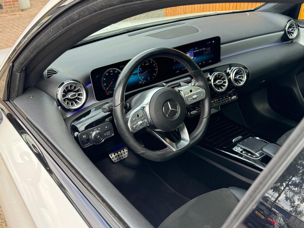 Mercedes-Benz A-klasse 220 AMG Launch Edition Premium Plus, Gebruikt, Wit, Origineel Nederlands, 1600 kg