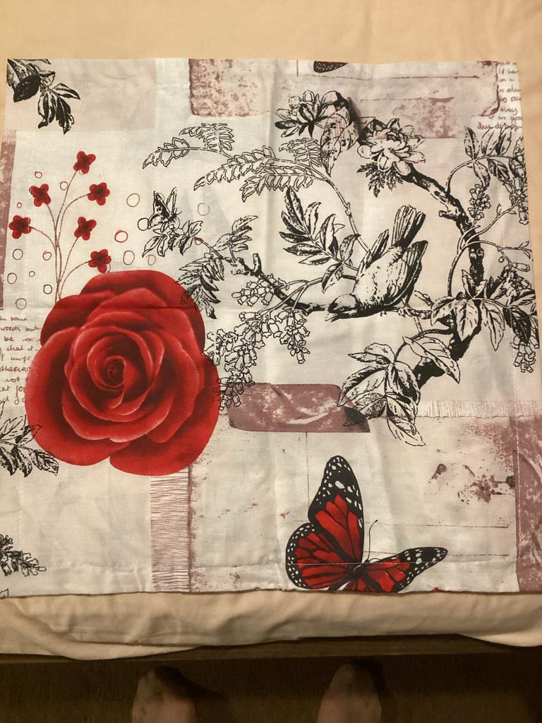 Decoratieve Kussensloop met Rozen en Vlinders, Ophalen of Verzenden, Zo goed als nieuw, Wit, Vierkant