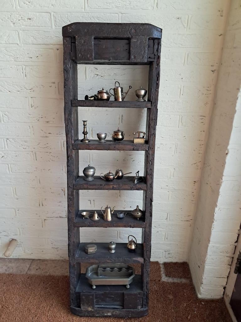 Antieke koperen miniatuur beeldjes in letterbak, Ophalen of Verzenden