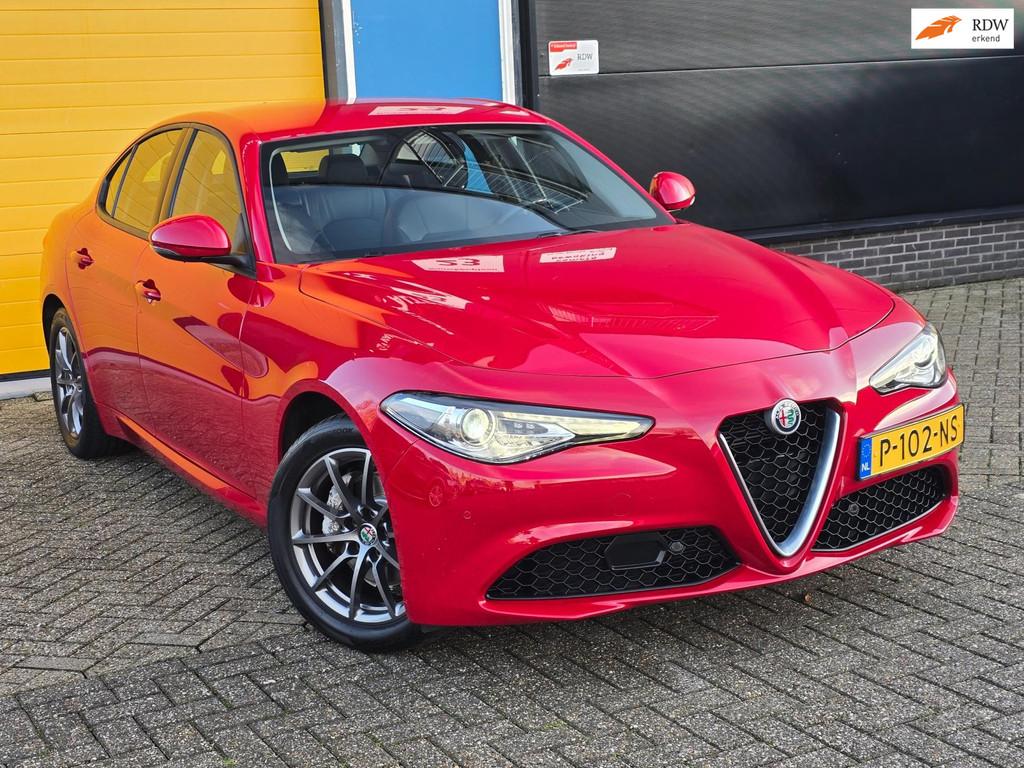 Alfa Romeo Giulia 2.0T Sport / AUT / ECC / Elek Pakket / Stu, Auto's, Automaat, 745 kg, Achterwielaandrijving, Euro 6