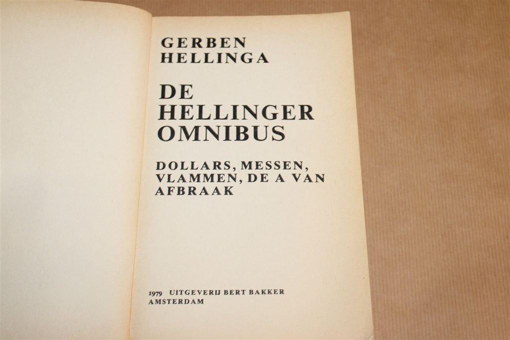De Hellinga Omnibus — 4 Romans, Dik Boek 580 pag., Ophalen of Verzenden, Gelezen