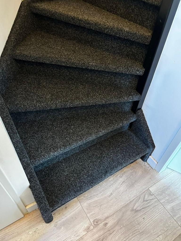 Coupon trapbekleding 2 x 1.60 m, Huis en Inrichting, Stoffering | Vloerbedekking, Ophalen, Semi, Nieuw, Semi