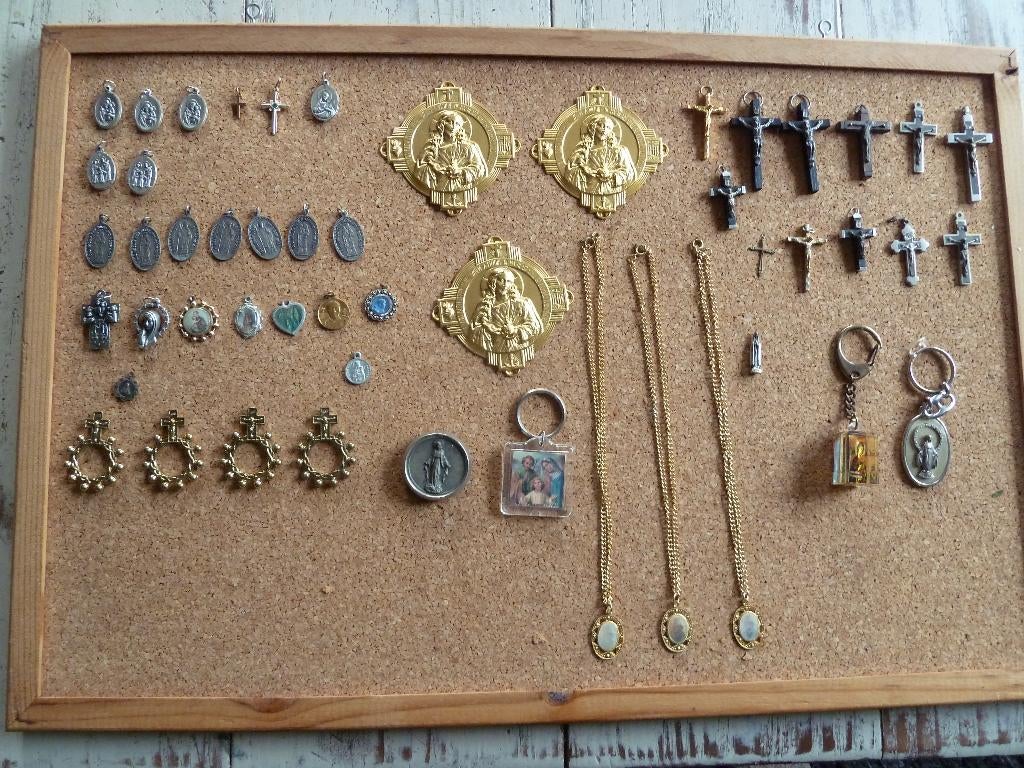 Heilige hart kruisjes, medaillons, ketting, Ophalen of Verzenden