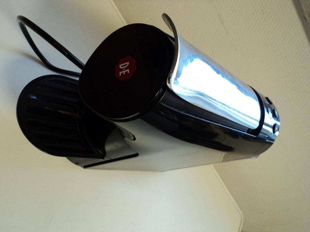 Te koop Nespresso koffiemachine,, Witgoed en Apparatuur, Koffiezetapparaten, Ophalen of Verzenden, Zo goed als nieuw, Koffiemachine