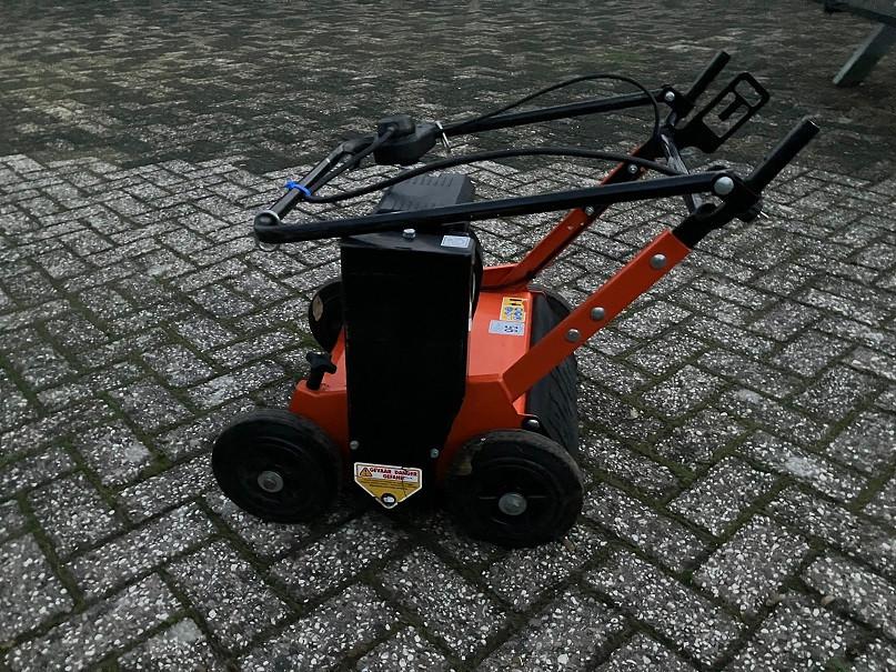 Verticuteermachine 400mm 230V Eliet E 401 Electric 2015, Eliet Europe nv, Ophalen, Eliet, Diesveldstraat 2 - 8553 Otegem België