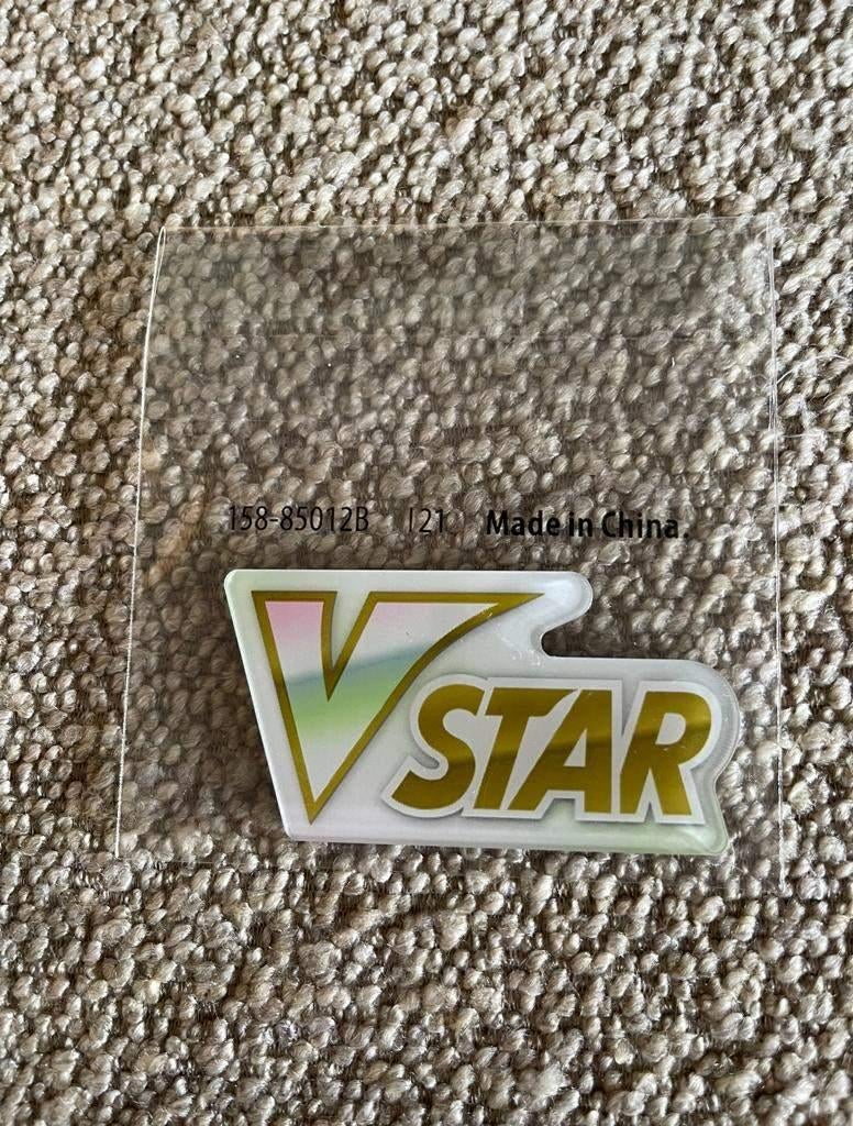 Pokémon V-star badge, Ophalen of Verzenden, Nieuw, Overige typen