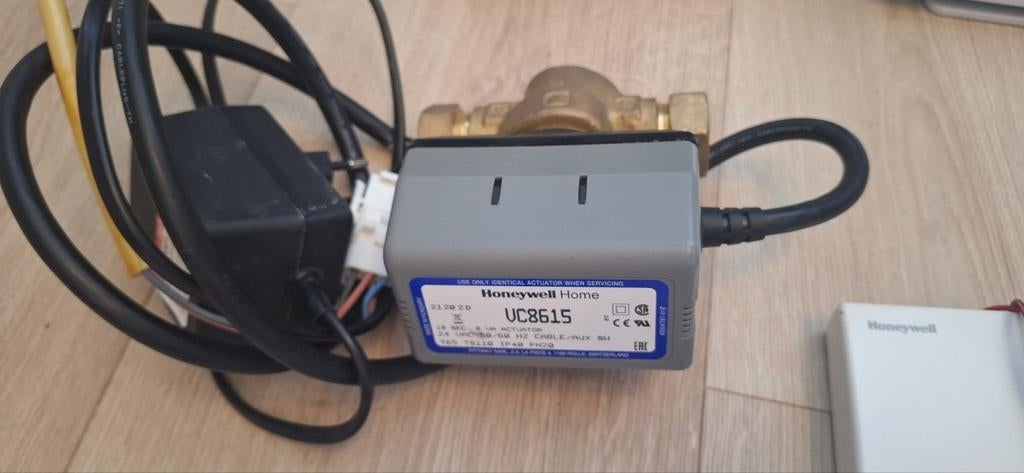 HONEYWELL 2WEG KLEP Y-VC8615, COMPLEET, Ophalen of Verzenden, Nieuw