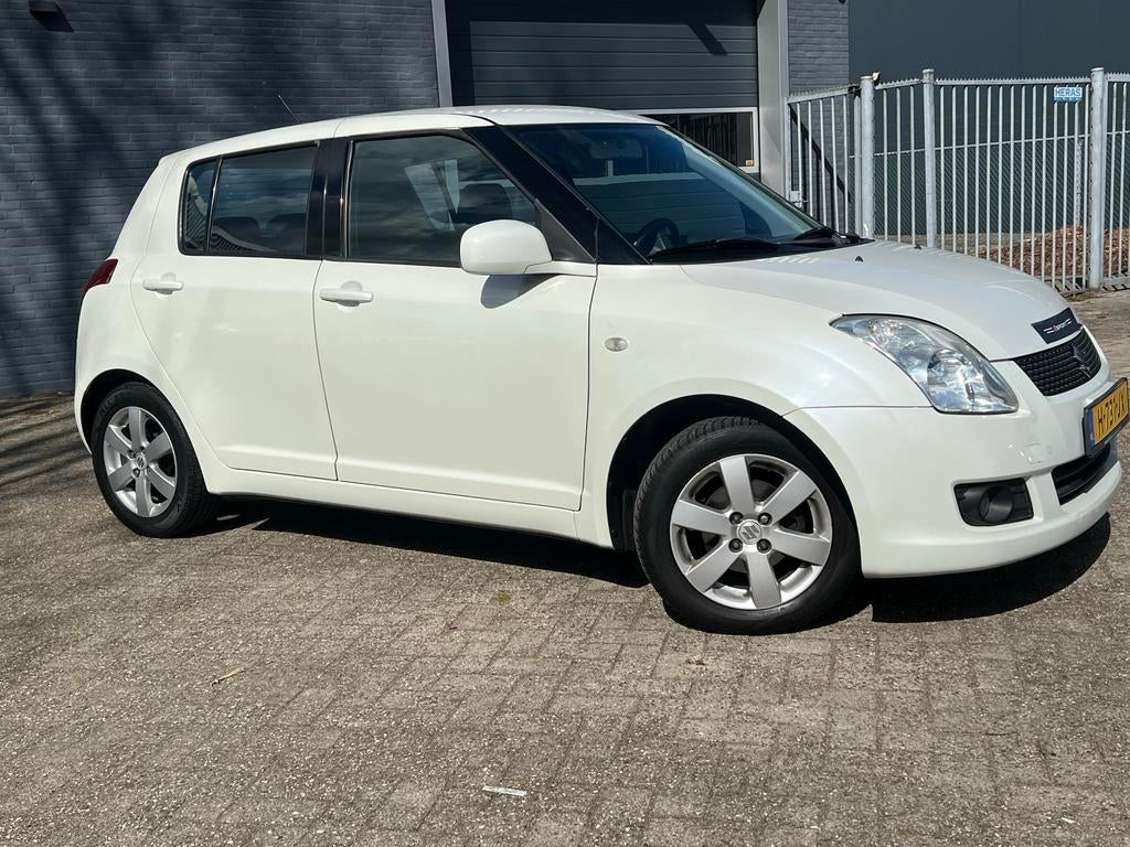 Suzuki Swift 1.3 5DRS 2009 Wit, Voorwielaandrijving, 40 €/maand, 400 kg, Handgeschakeld