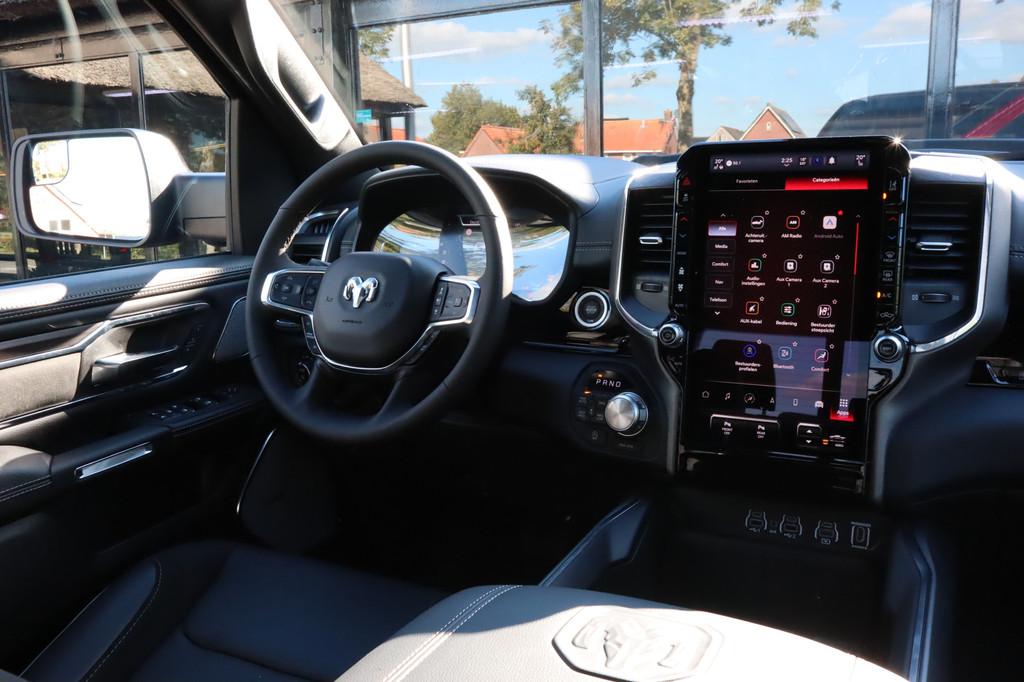 Dodge Ram 1500 2025 3.0L HURRICANE LARAMIE Night Premium | B, Auto's, Automaat, 2993 cc, Met garantie (alle), Zwart