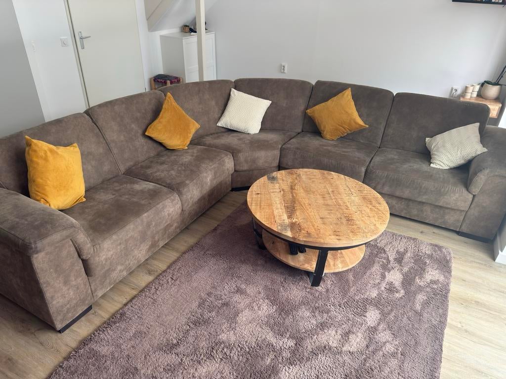 Grote hoekbank in bruine suede stof, van Haco gekocht., Gebruikt, Hoekbank, 300 cm of meer, 75 tot 100 cm