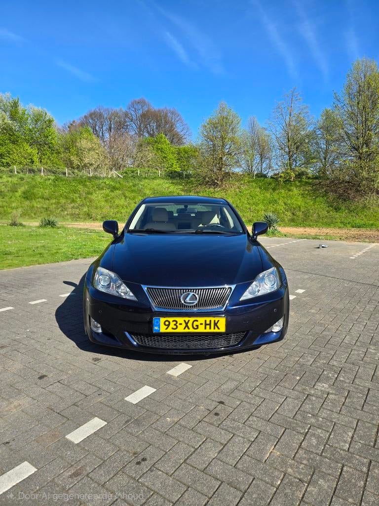 Lexus IS