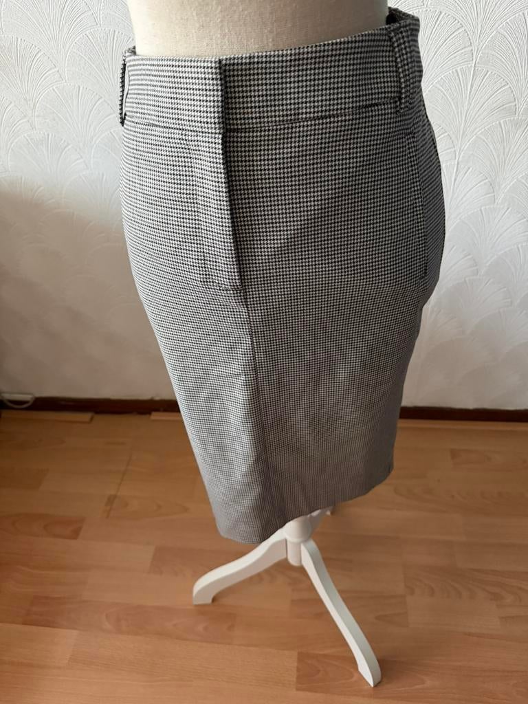 Mooie strakke rok maat 36 met klein ruitje, Zwart, Nieuw, Ophalen of Verzenden, Knielengte