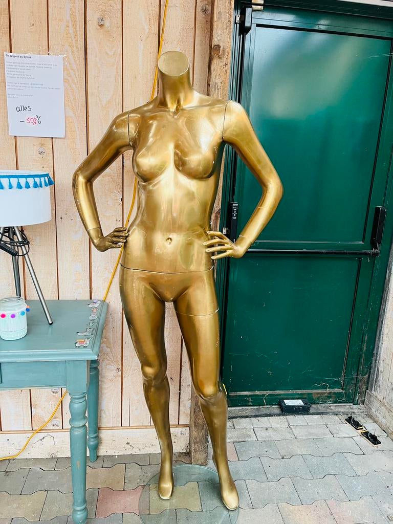 Etalagepop, Ophalen, Zo goed als nieuw