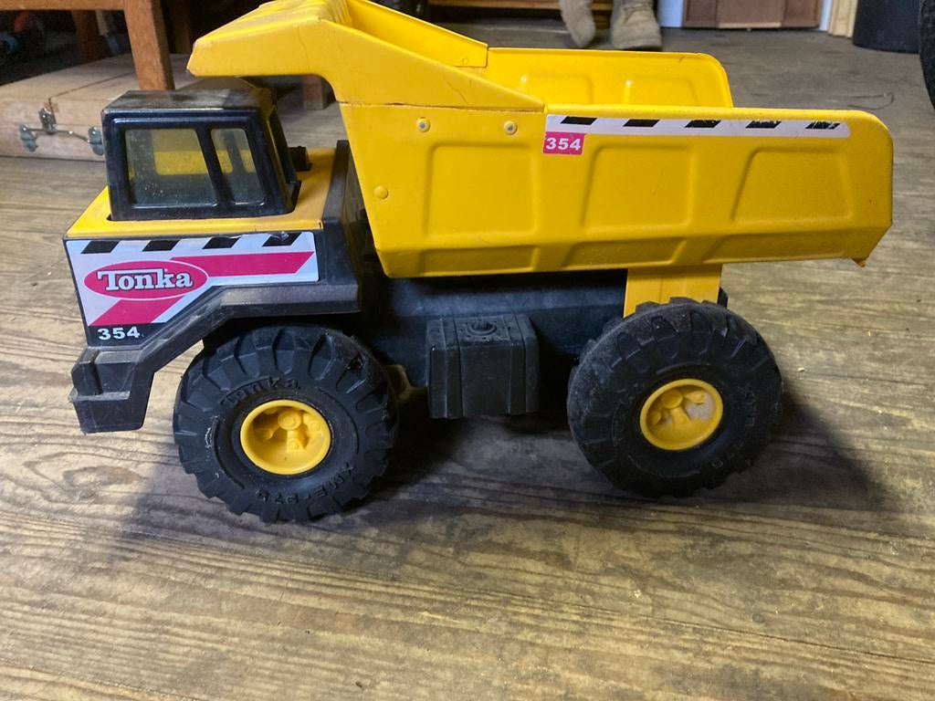 Tonka metalen speelgoed: Kiepwagen en Graafmachine, Ophalen of Verzenden, Gebruikt, Jongen of Meisje