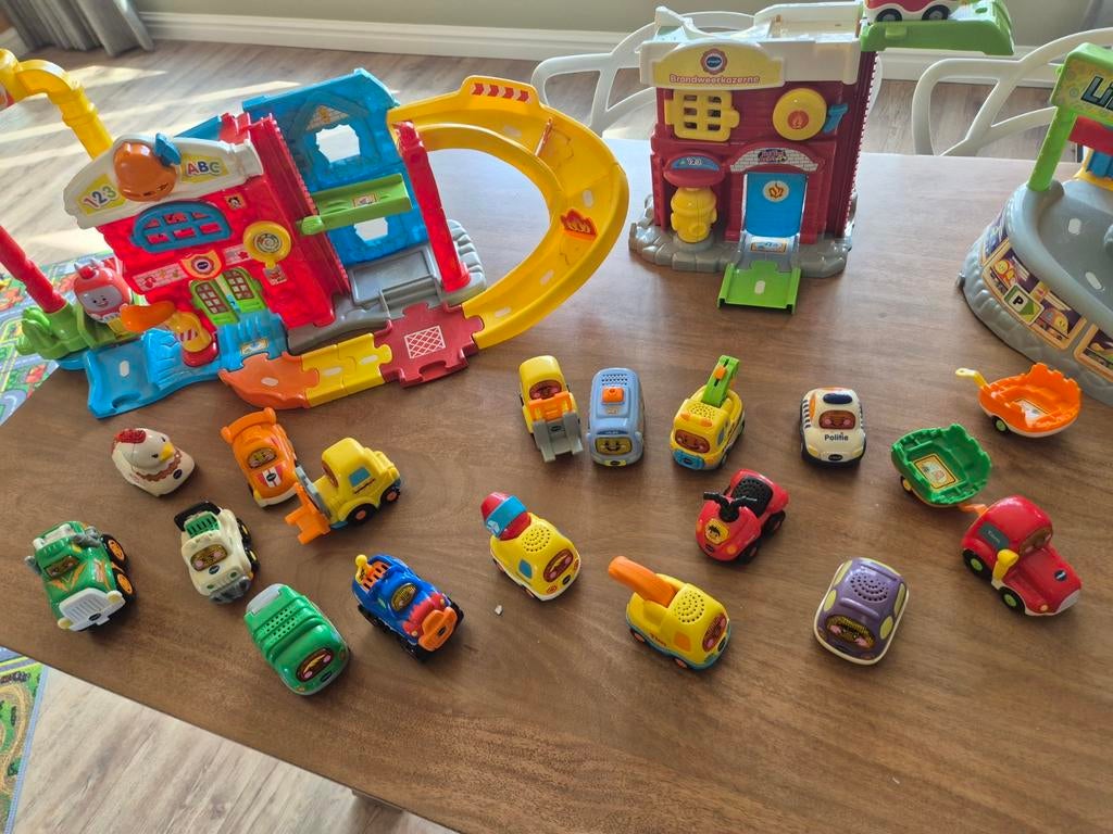Toet Toet Auto's speelgoed met garage en 19 auto's, Ophalen of Verzenden, Jongen of Meisje