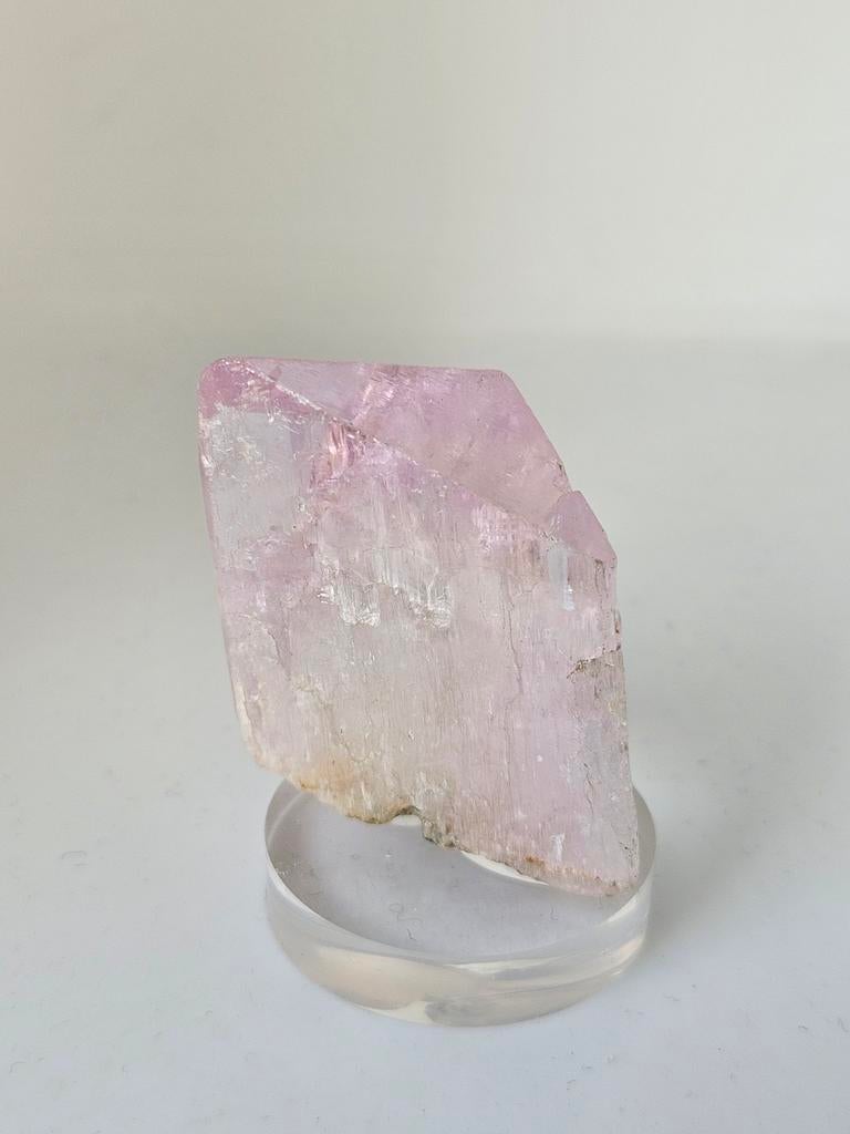 Natuurlijk getermineerde -/ geeindigde Kunziet kristal UV, Ophalen of Verzenden, Mineraal