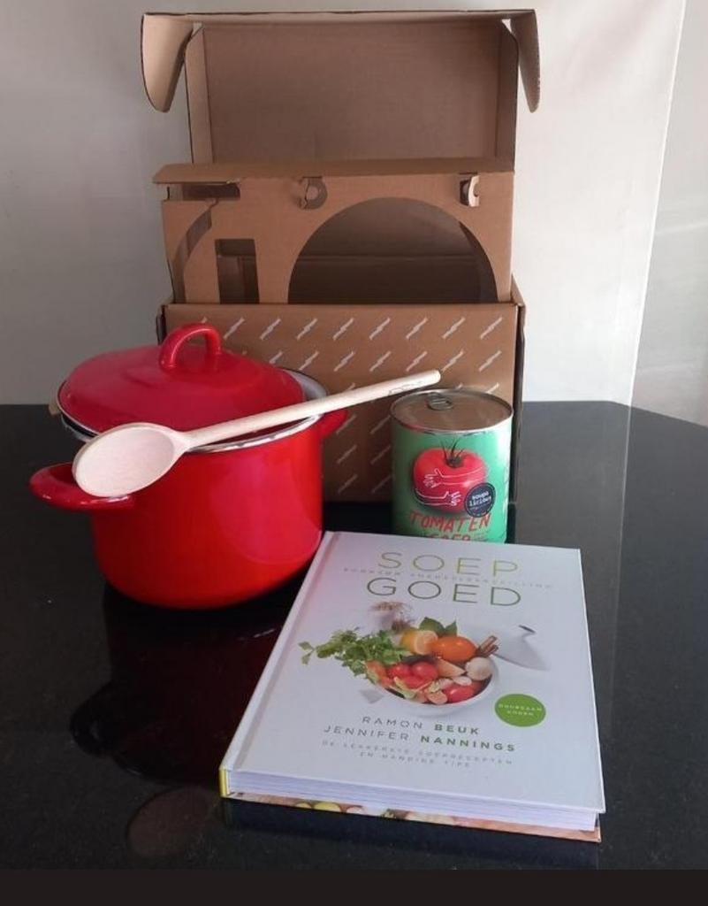 Nieuw soeppakket Postcodeloterij: pan, lepel, kookboek, soep, Huis en Inrichting, Overige typen, Nieuw, Ophalen of Verzenden, Metaal