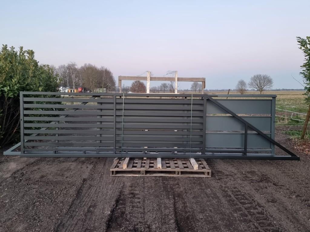 Nieuwe moderne schuifpoort 'Darwin' in 4m en 5m compleet!, Met poort, Nieuw, IJzer, Spijlenhekwerk