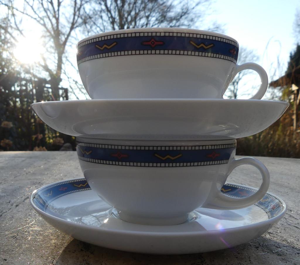 Van Nelle 4 Koppen en Schotels met 6 Vergulde Theelepels, Huis en Inrichting, Keuken | Servies, Nieuw, Ophalen of Verzenden, Wedgwood