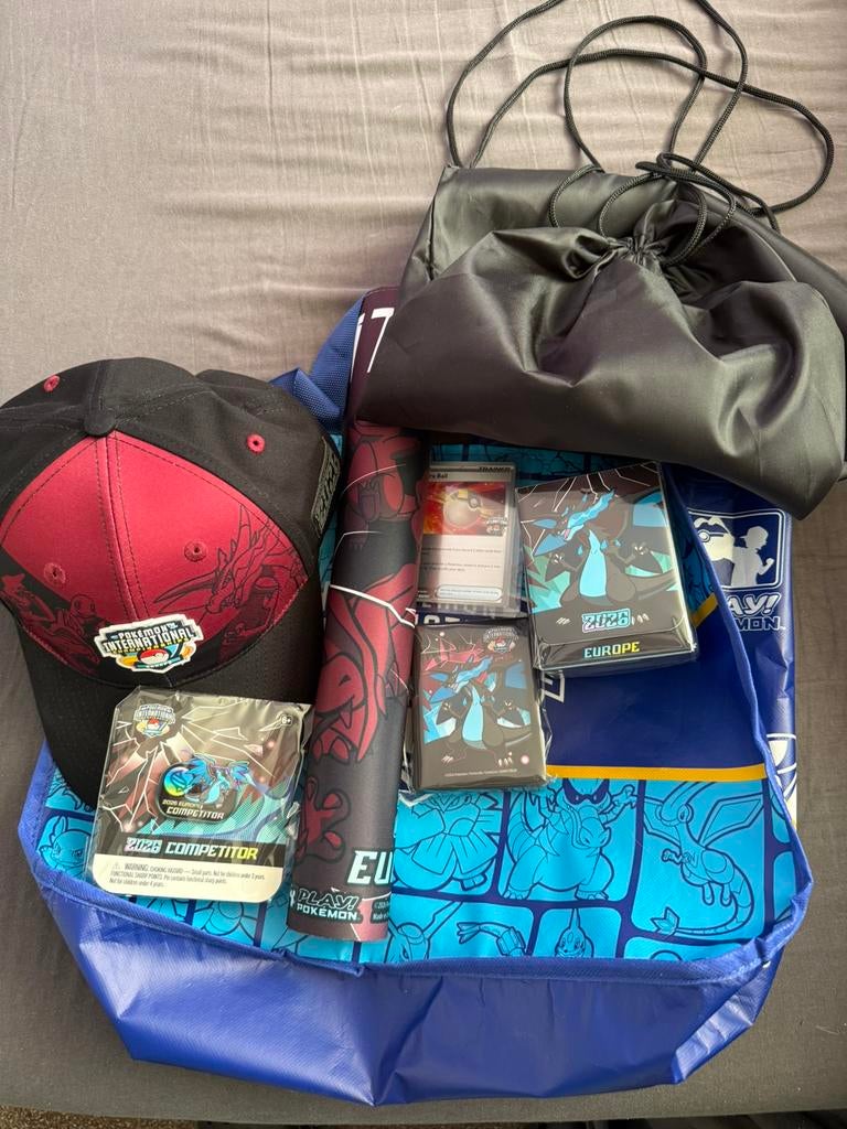 Pokemon tcg EUIC competitor’s kit compleet, Ophalen of Verzenden, Zo goed als nieuw, Overige typen