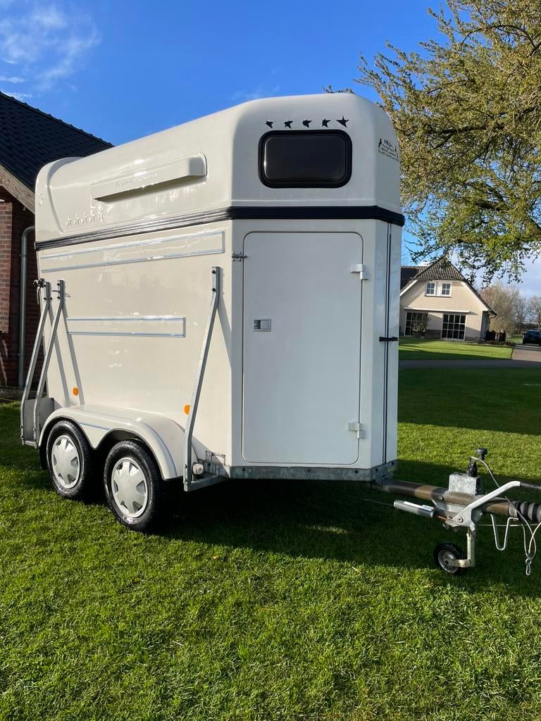 Mooie Heja 5 sterren 1,5 paards trailer, Ophalen, Gebruikt, Polyester, 1½-paards trailer
