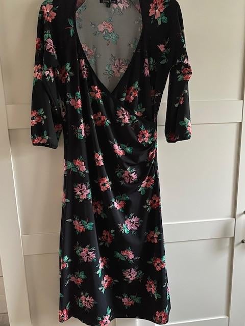 King Louie, crossdress, maat L, zwart met rozen, Zwart, Maat 42/44 (L), Ophalen of Verzenden, Zo goed als nieuw