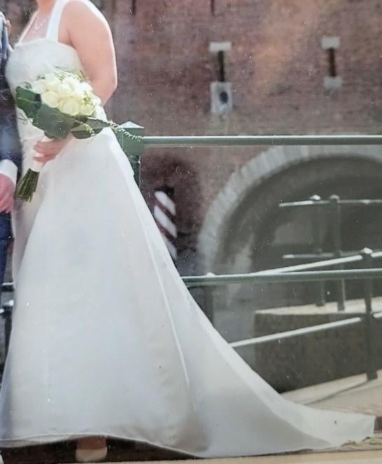 Prachtige Bruidsjurk maat 38/40 met kleine vlekjes, Kleding | Dames, Ophalen of Verzenden, Gedragen, Wit, Trouwjurk