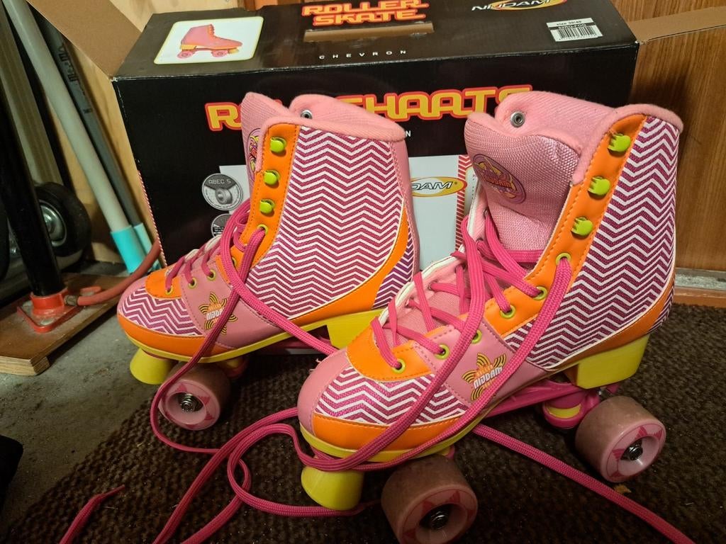 Nijdam rolschaatsen maat 39/40 roze/oranje, Kinderen en Baby's, Speelgoed | Buiten | Rolschaatsen, Ophalen
