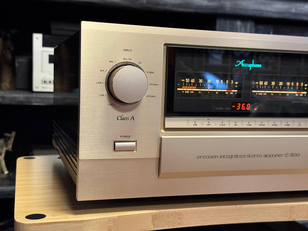 Accuphase E-800, Audio, Tv en Foto, Versterkers en Receivers, Overige merken, Gebruikt, Ophalen of Verzenden, 120 watt of meer