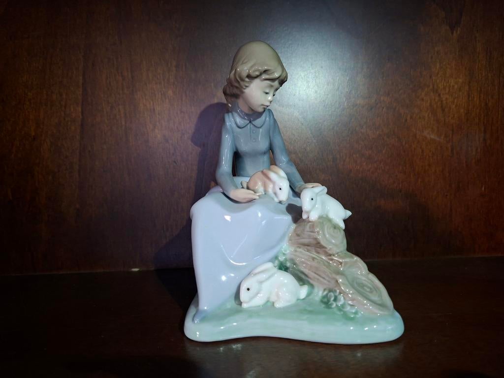 Lladro Nao beeldje - meisje met konijnen, Ophalen of Verzenden